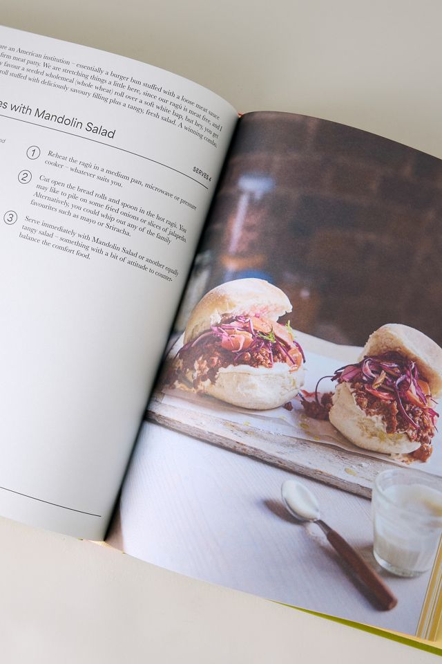 The Capsule Kitchen: 12 Core Ingredients, Endless Combinations Book #1