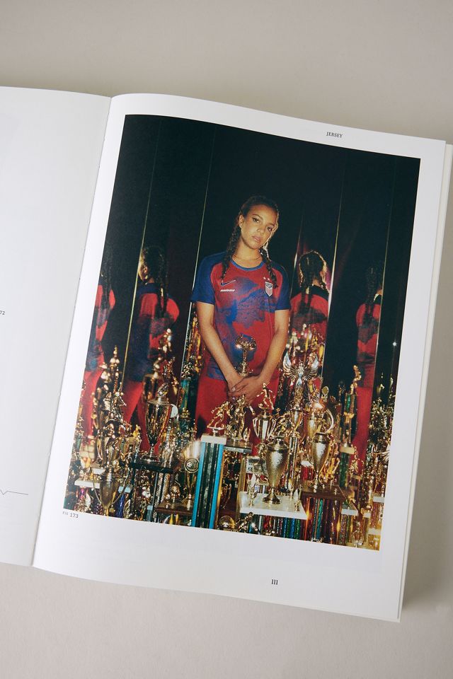 Look Good, Feel Good, Play Good: Nike Apparel Book #2