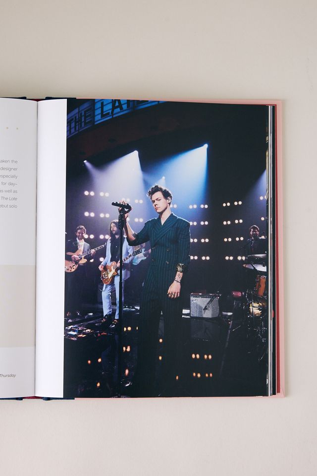 Harry Styles: y la ropa que usa Libro #3