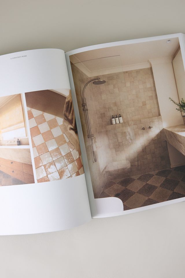 Livre A Conscious Home: Spaces Shaped by Stories and Intention #1