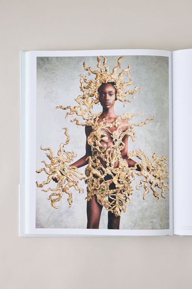 Schiaparelli: Anglomaniac Book #2