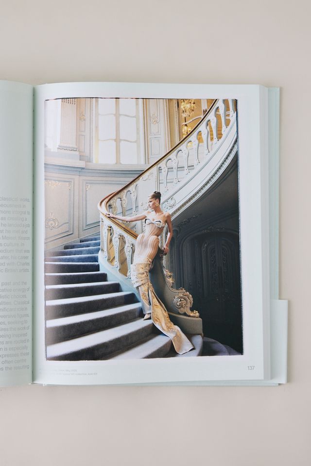 Schiaparelli: Anglomaniac Book #3