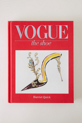 Vogue The Shoe Book en Red chez - Anthropologie - Modalova