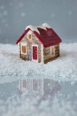 Paddywax Der Alpine Chalet Räucherstäbchen- & Teelichthalter