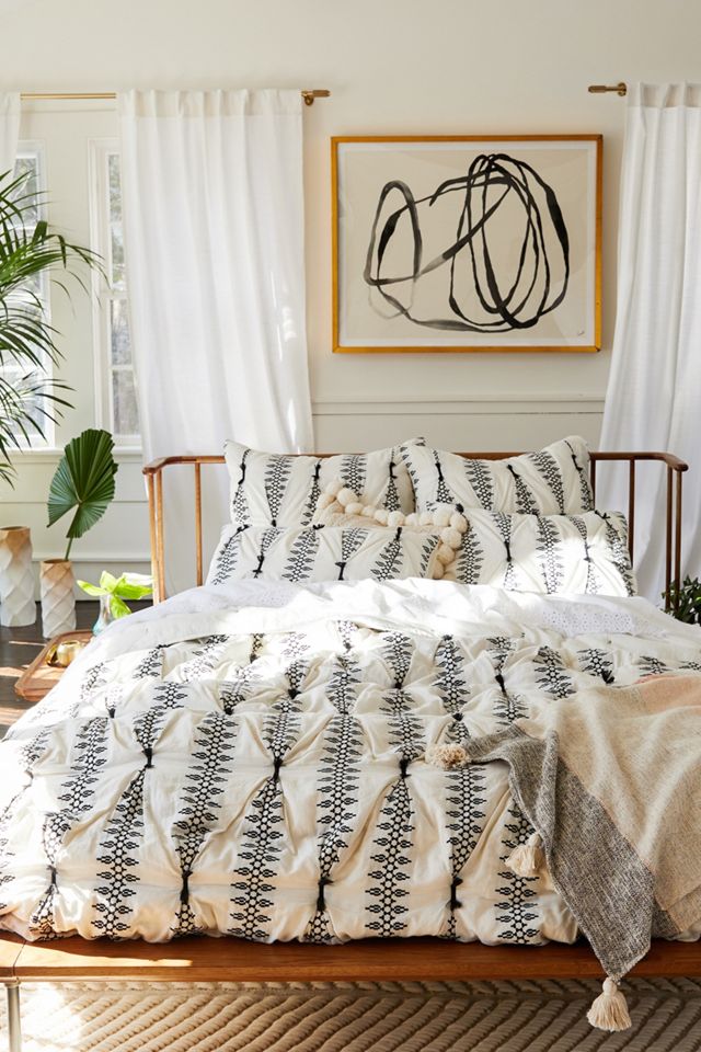 kojodesigns: kojotutorial: anthropologie inspired knotted bedding