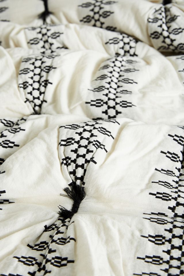 Embroidered Lilou Quilt #1