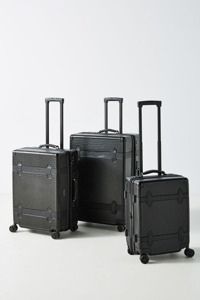 Calpak TRNK Collection Luggage Review