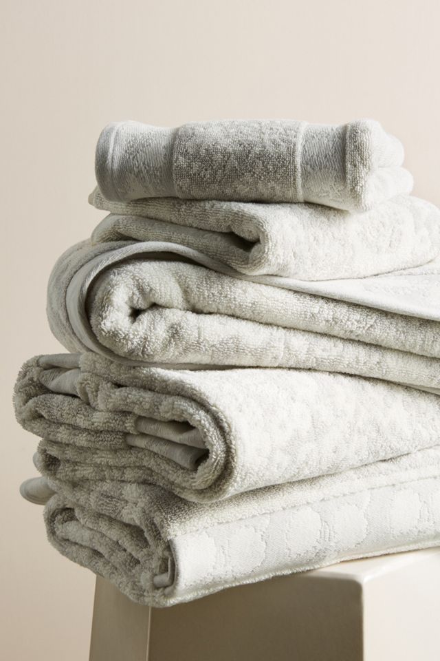 Lindie Bath Towel Collection #1