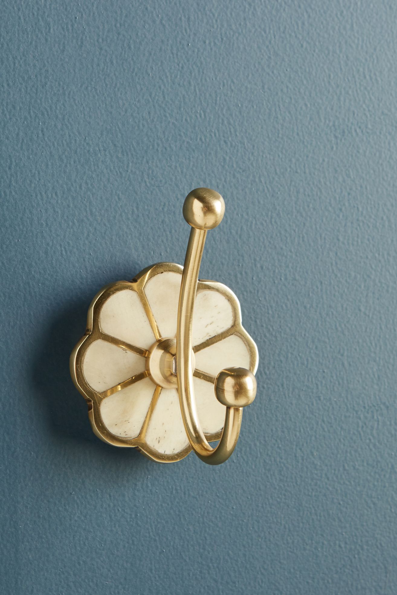 Botanist Bath Hook - Brass, One Size