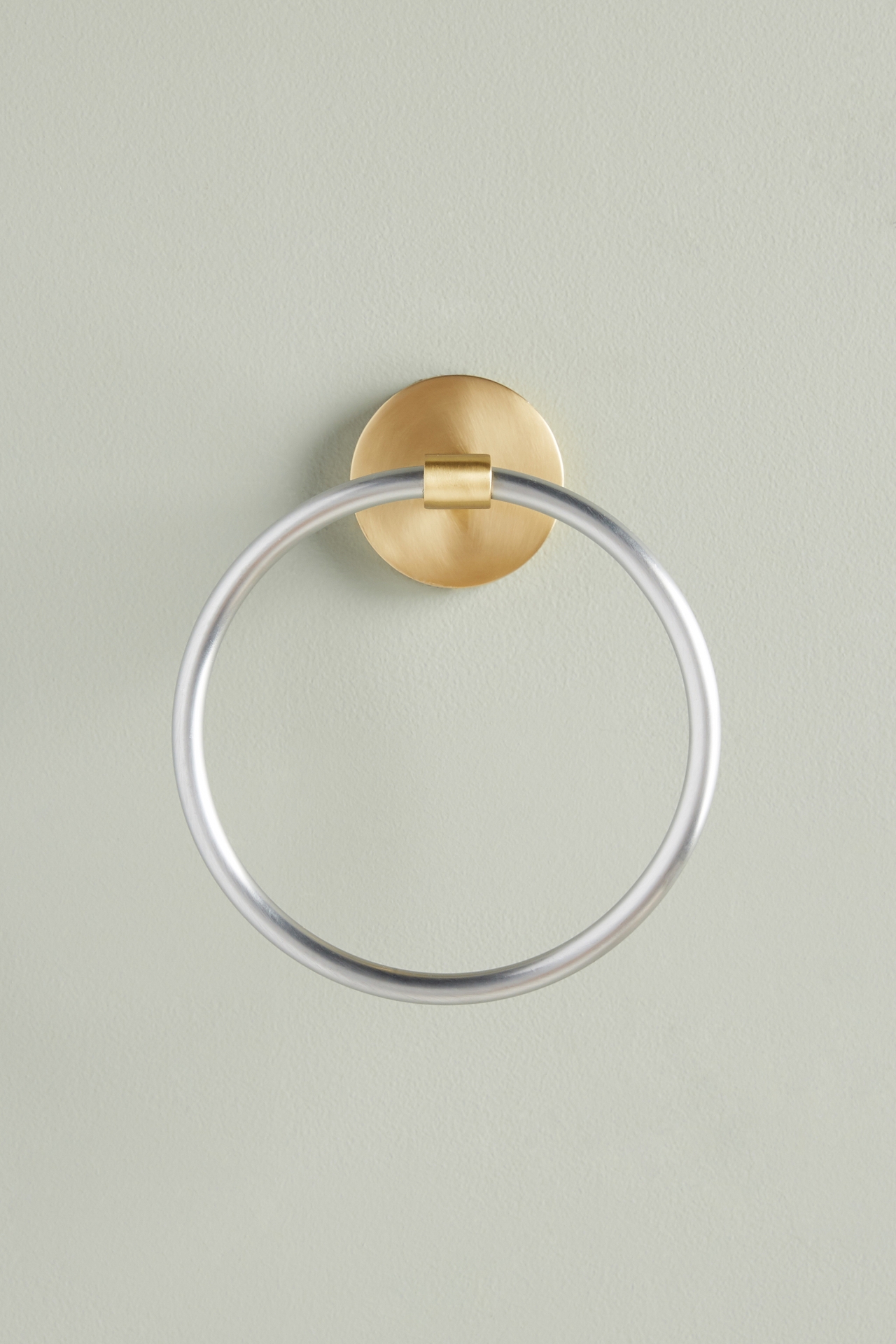 Villa Towel Ring