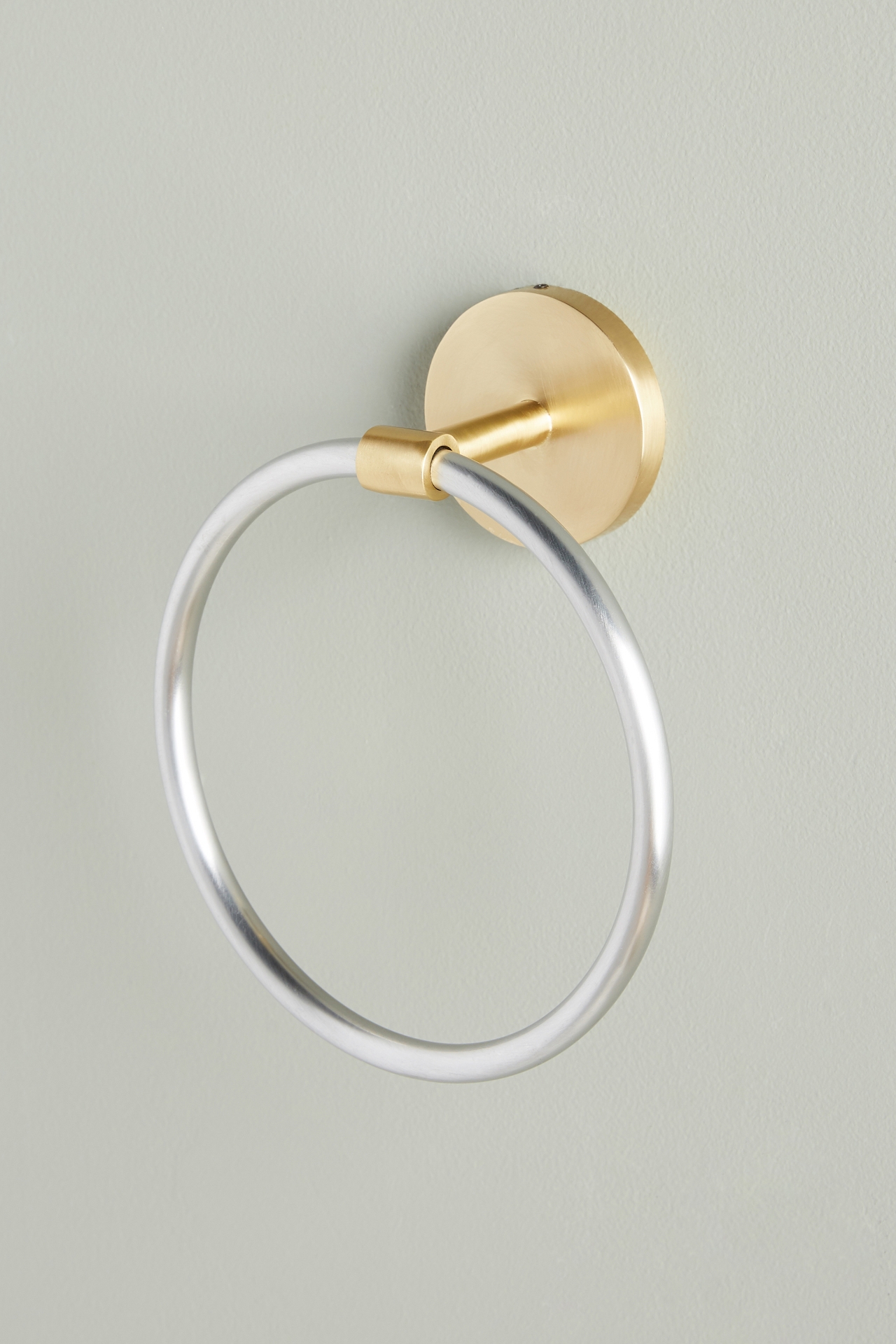 Villa Towel Ring