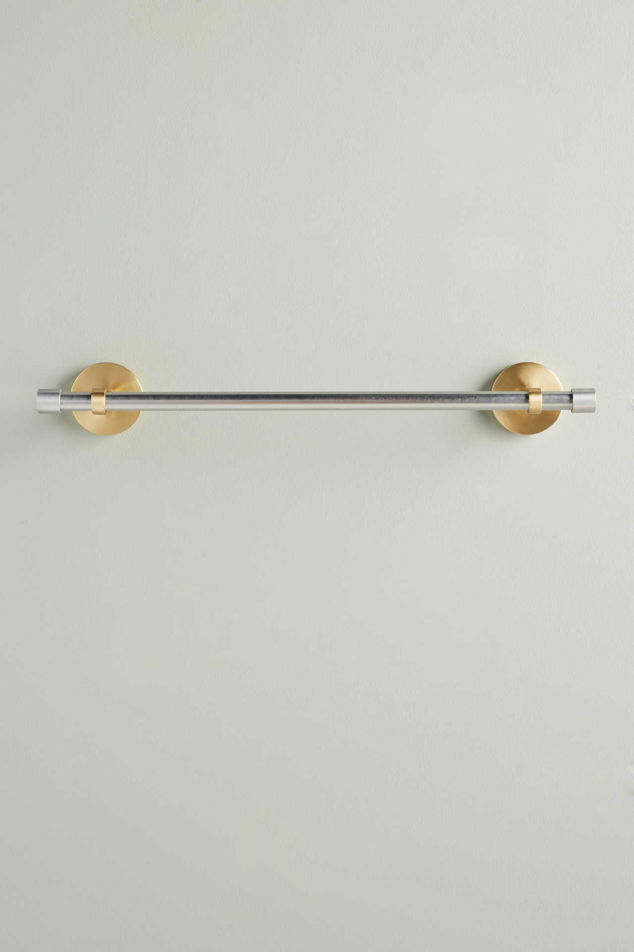 Villa Towel Bar