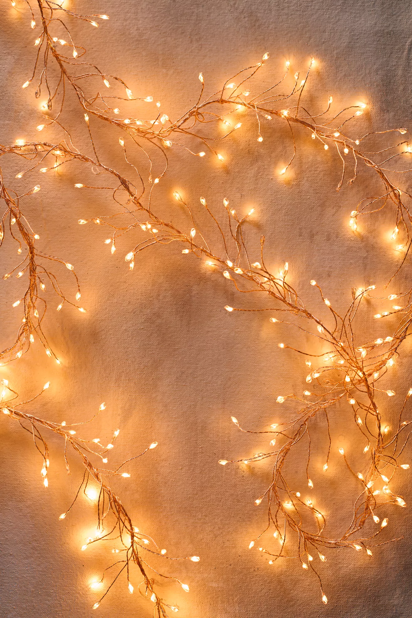 Stargazer Climbing Vine Garland - thumbnail 2