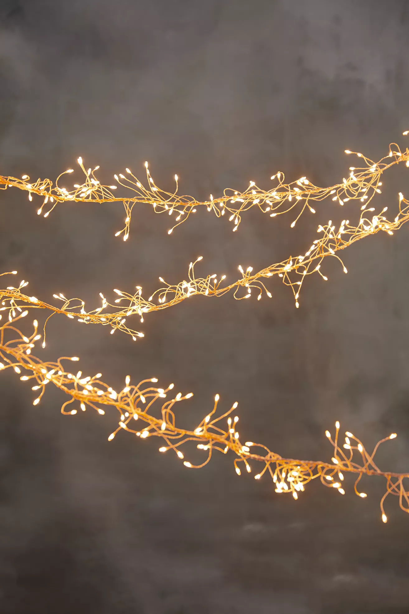 Stargazer Climbing Vine Garland - thumbnail 7