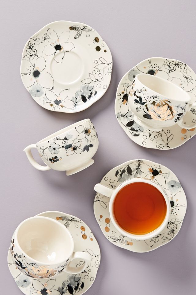 Anthropologie購入黒白花柄の中型皿 陶磁器製2枚セット Lauren Wan Floral Vine Cups, Set of 4 | AnthroHome