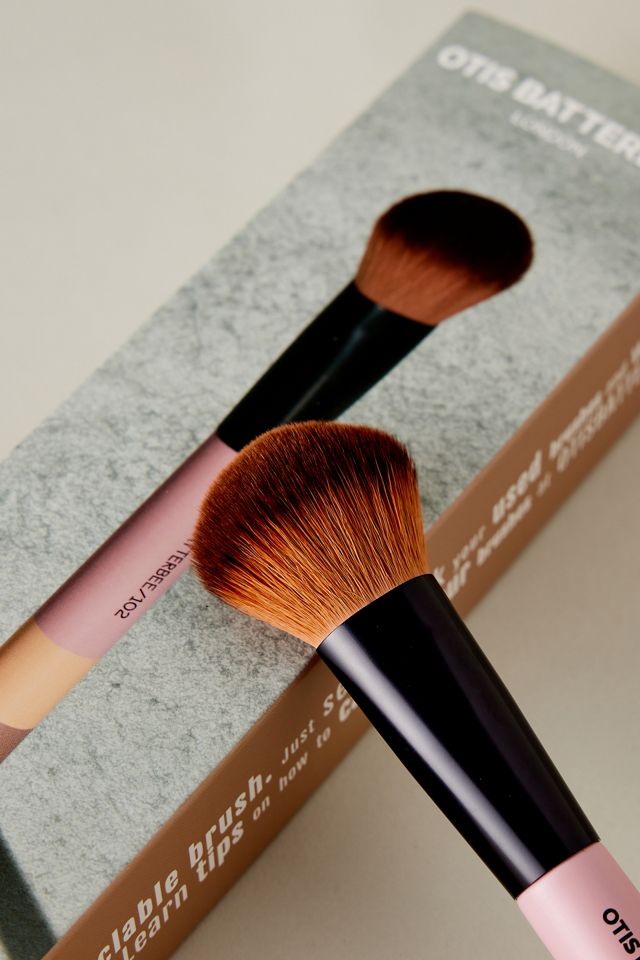 Otis Batterbee 102 Blusher Brush #1