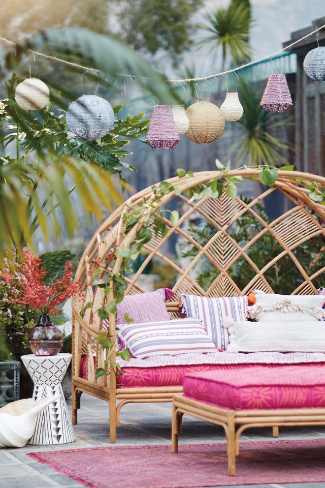 Anthropologie peacock deals daybed