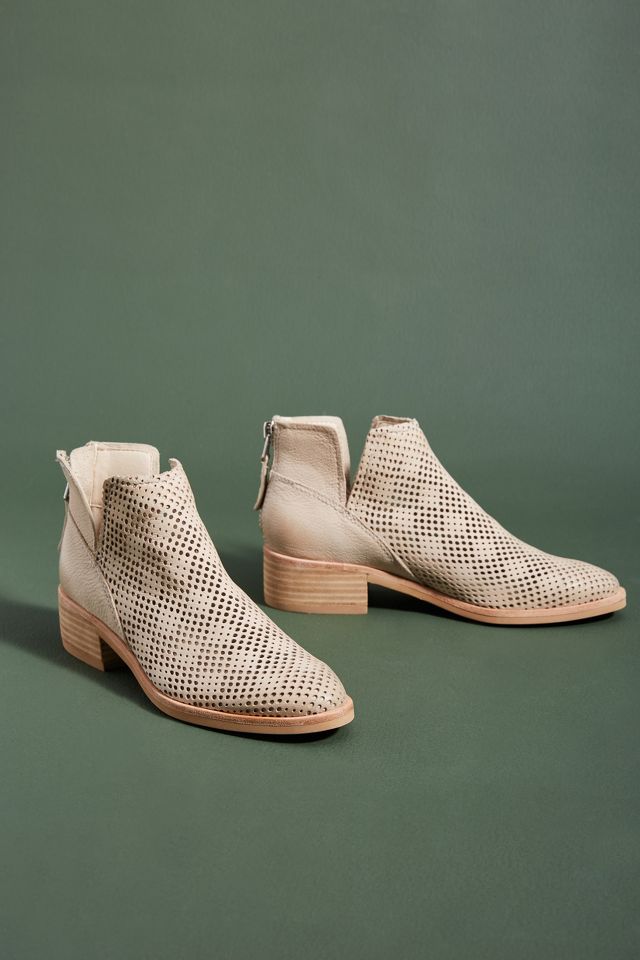 Dolce vita hotsell tommi perforated bootie