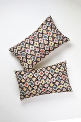 Archive New York Nahuala II Classic Pillow