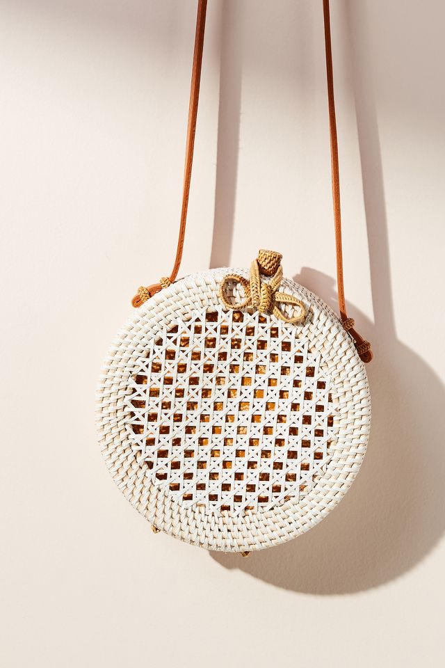 Circle rattan outlet bag