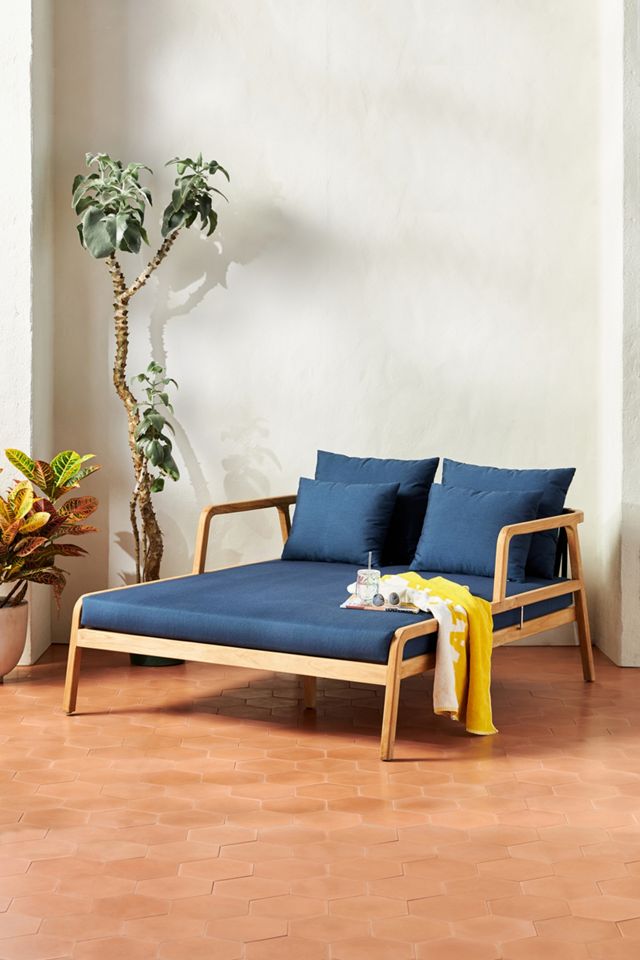 Neptune Indoor/Outdoor Daybed | AnthroHome