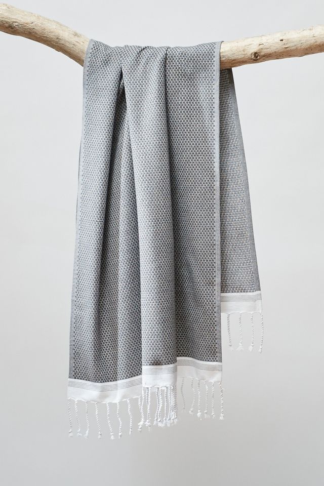 https://images.urbndata.com/is/image/Anthropologie/51293272_004_m?$a15-pdp-detail-shot$&fit=constrain&qlt=80&wid=640