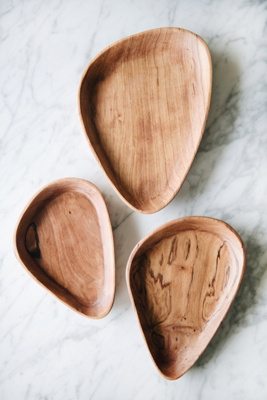 Roan Iris Wild Olive Wood Petal Serving Plate Set