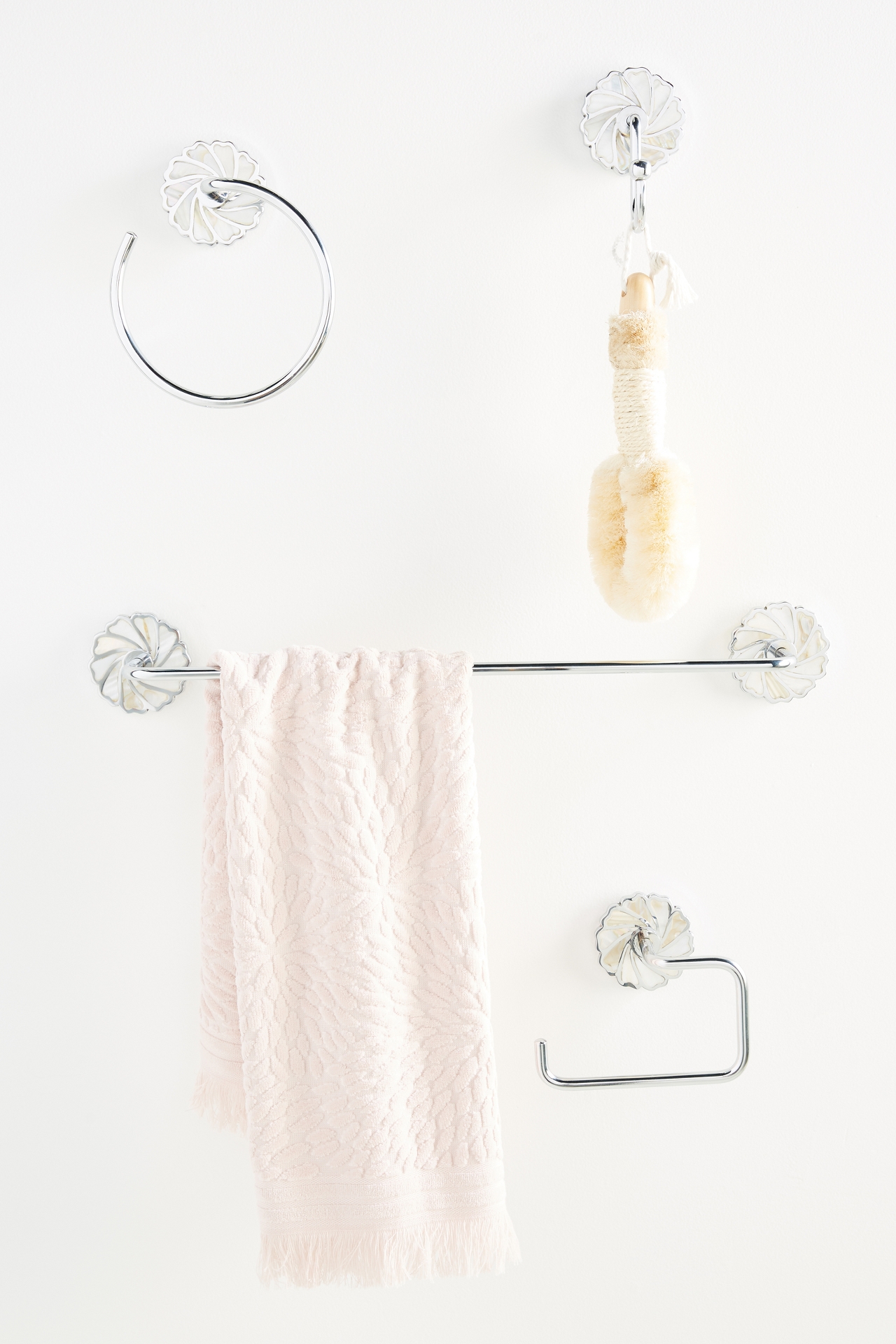 Gracie Towel Ring