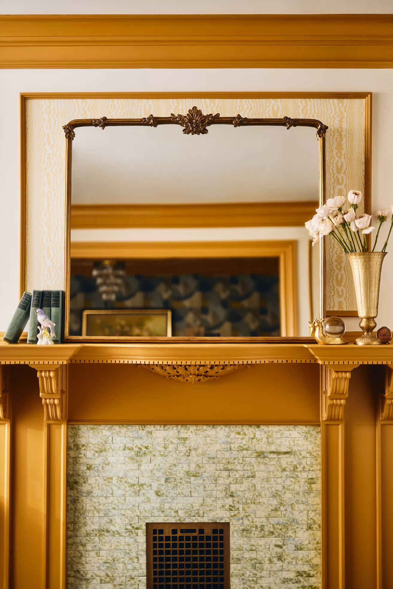 Cecilia Floral Emblem Mantel Mirror - thumbnail 2