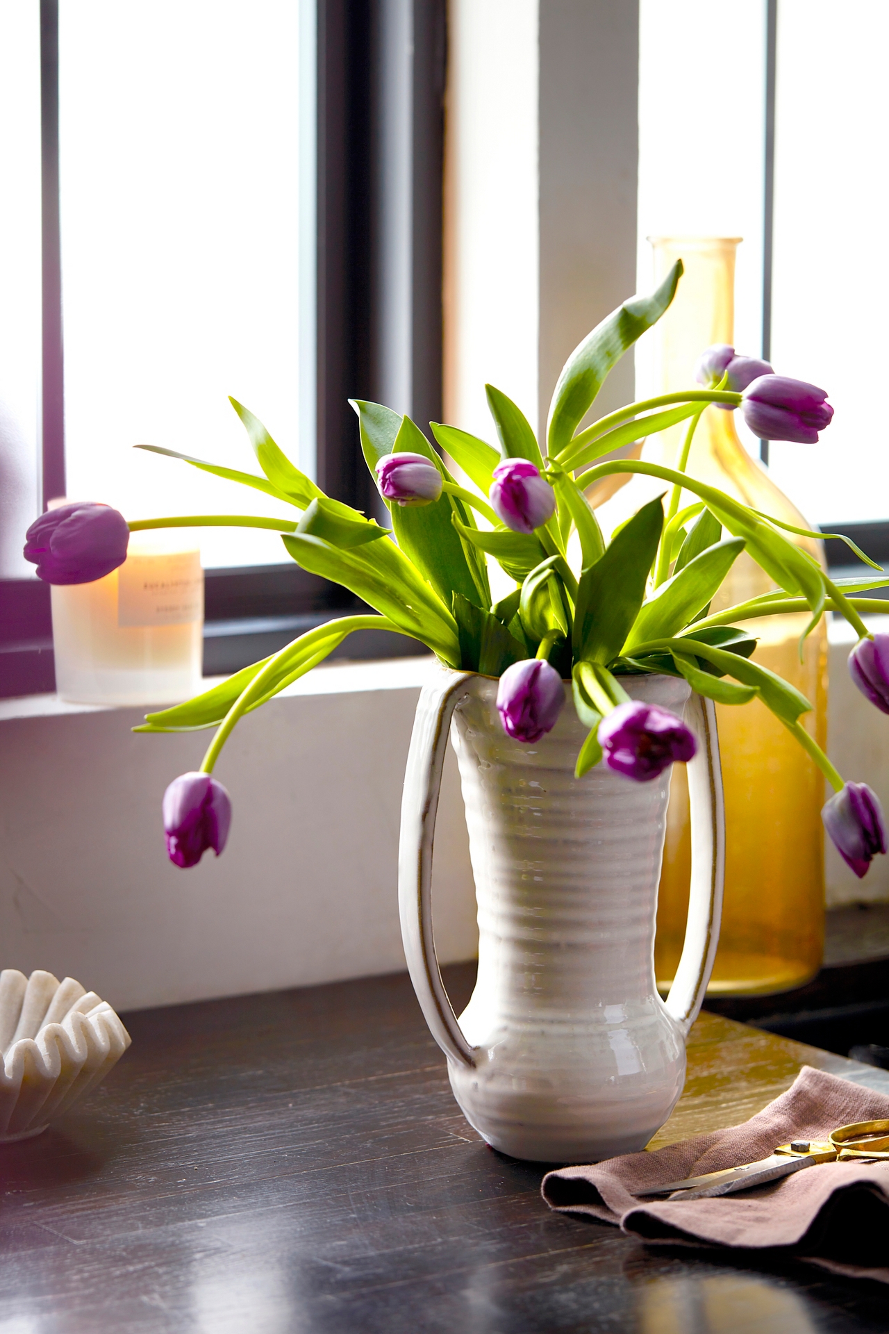 Vanilla Glossed Ceramic Vase