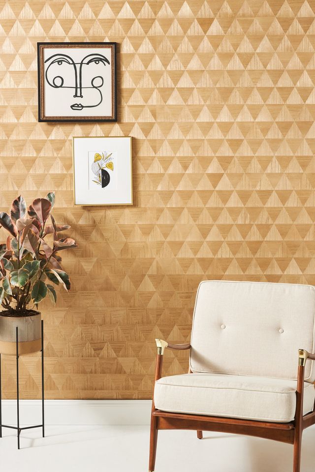 Giấy dán tường có kết cấu (textured wallpaper): Không còn những bức tường trơn tru và đơn điệu nữa, giấy dán tường có kết cấu sẽ tạo ra một không gian sống động và thú vị hơn. Xem ảnh của chúng tôi về giấy dán tường này để tìm thấy sự lựa chọn hoàn hảo cho căn phòng của bạn.