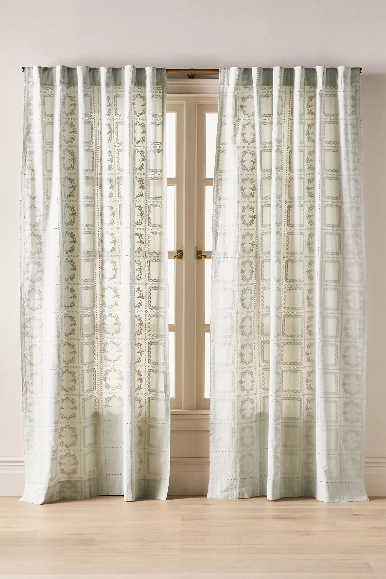 Smithery Curtain Rod - thumbnail 4