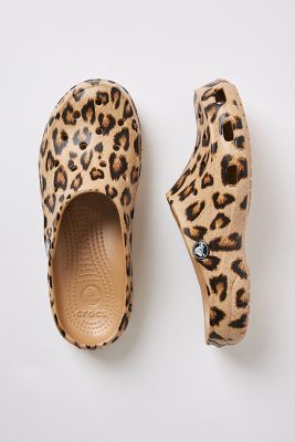 Crocs freesail leopard discount clog