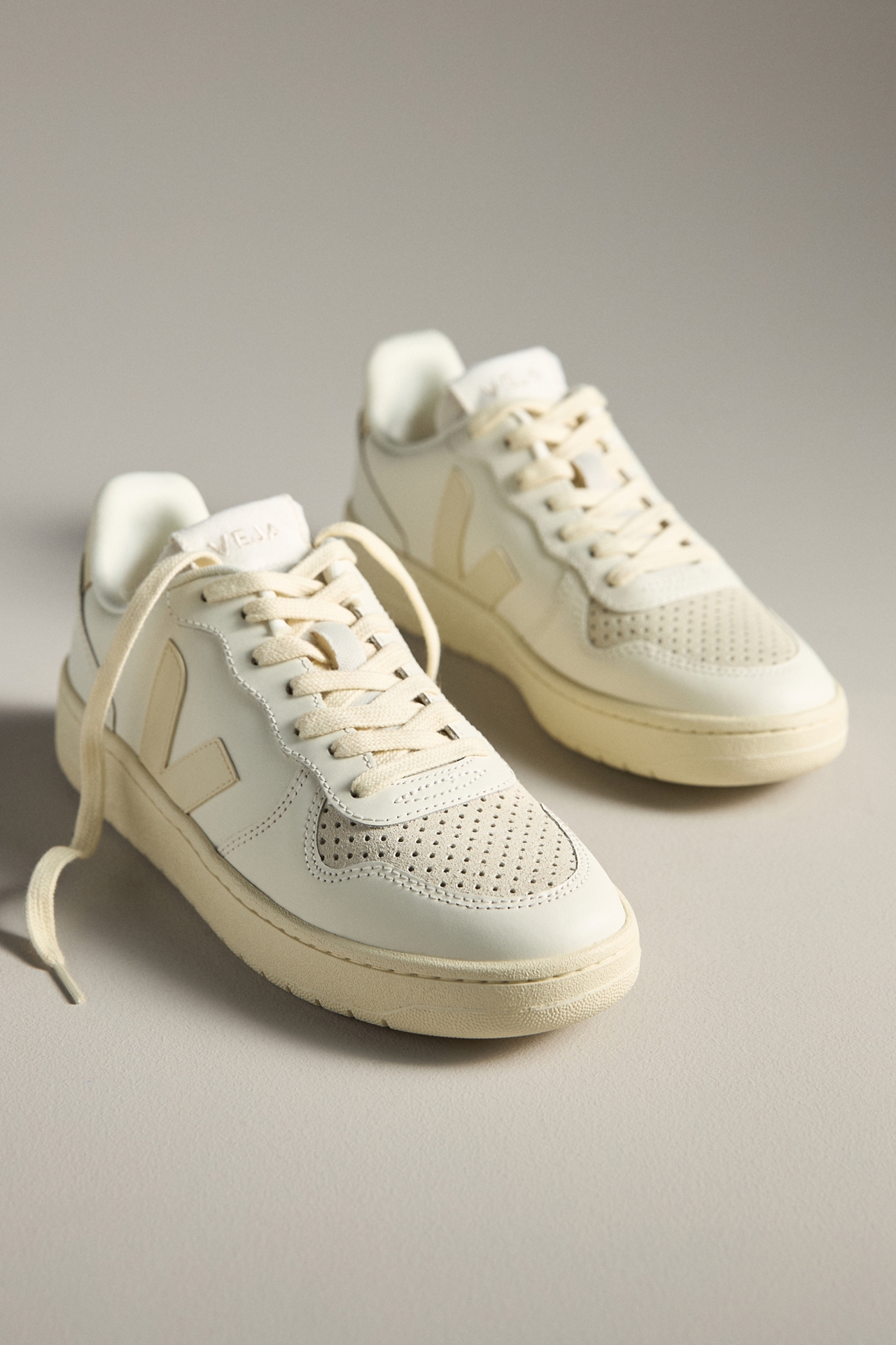 Veja V-10 Sneakers