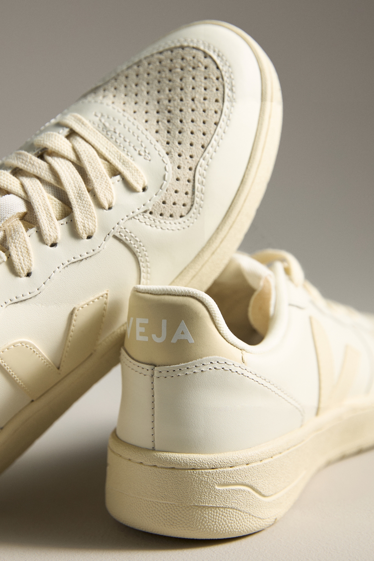 Veja V-10 Sneakers