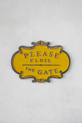 Terrain Please Close the Gate Sign