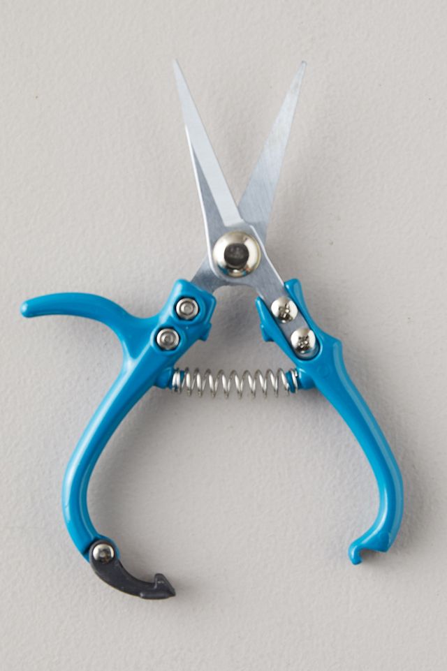 Ergonomic Snips #1