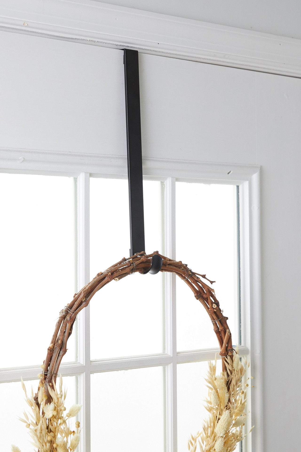 Adjustable Wreath Hanger