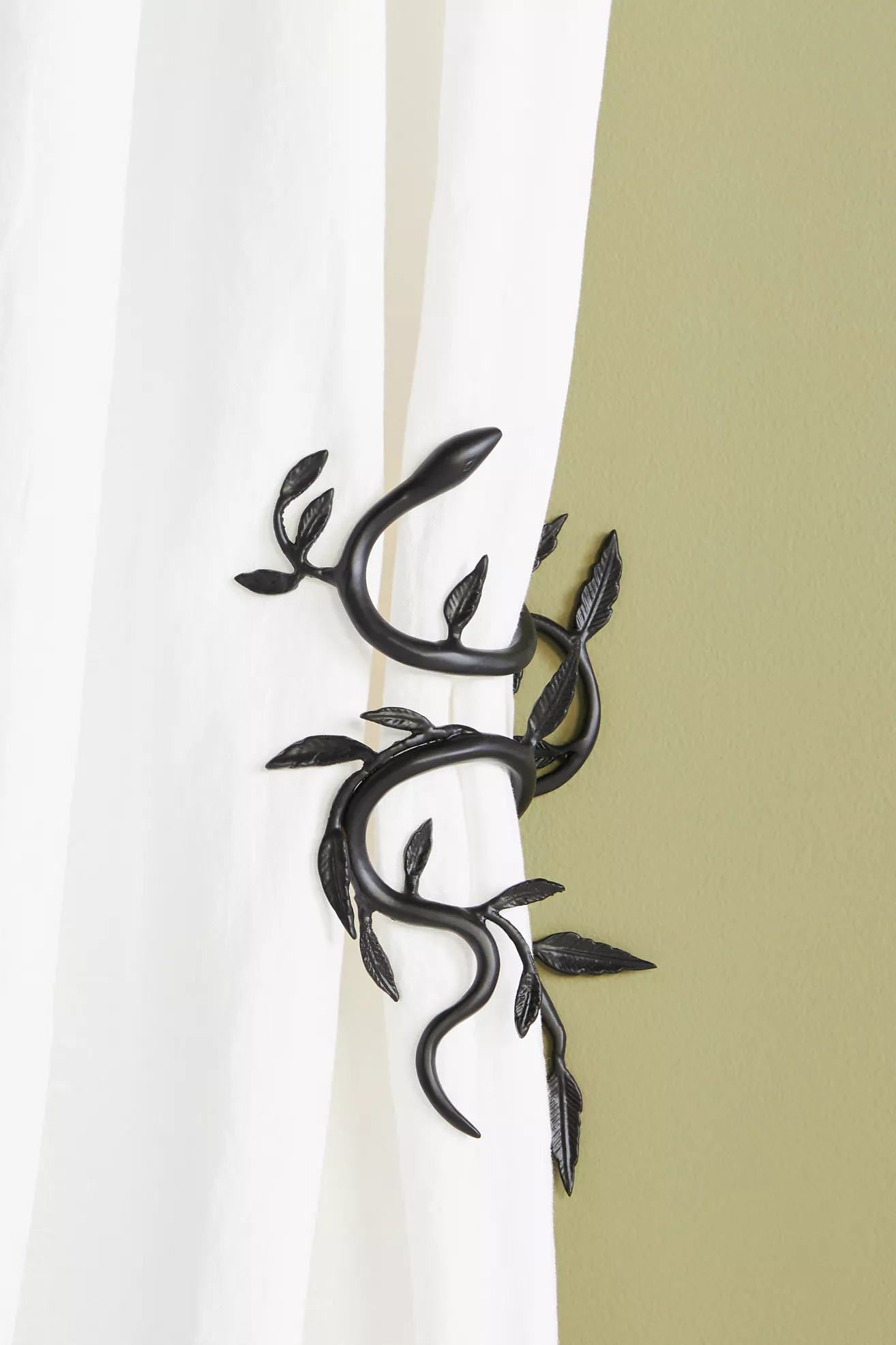 Serpentine Tieback - thumbnail 4