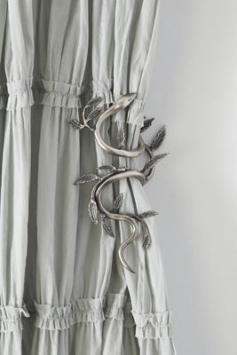Serpentine Tieback