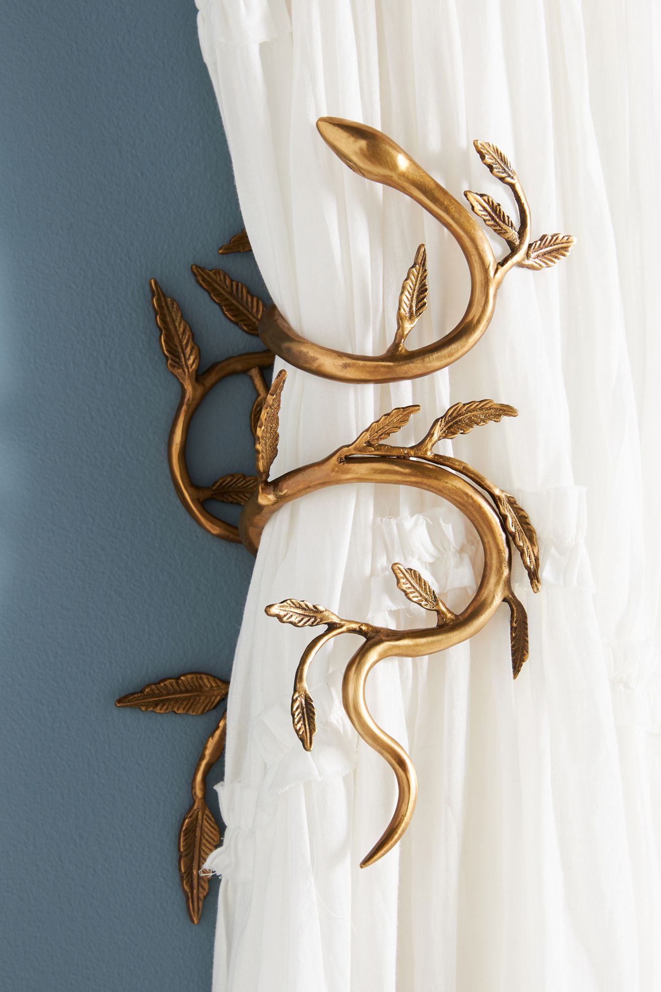 Serpentine Tieback - Bronze, Right