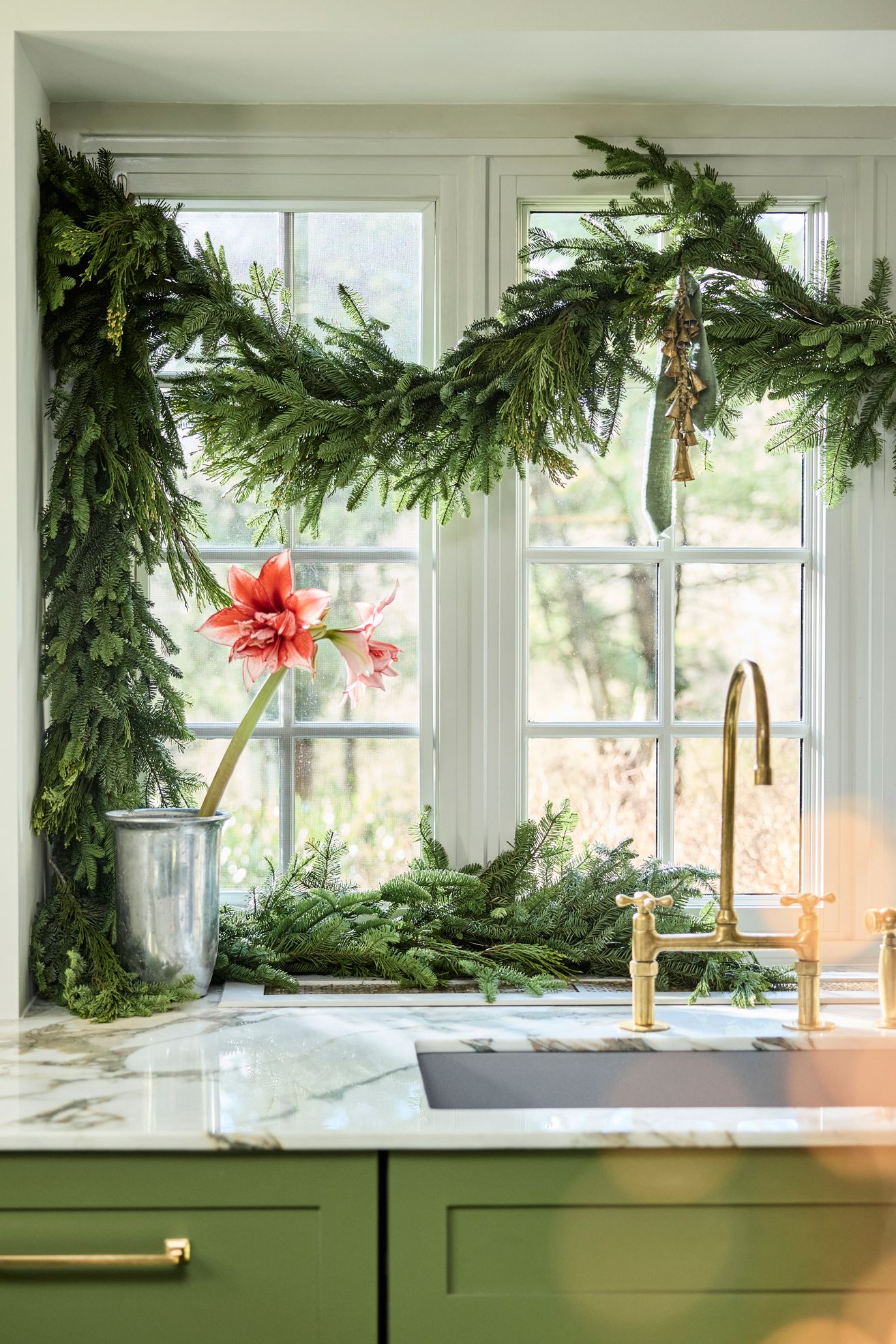 Fresh Fir + Pine Cone Garland, 12' - Natural, One Size