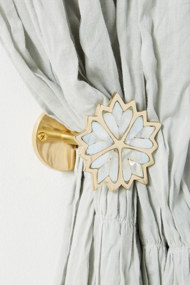 Camella Mother-Of-Pearl Tieback #1