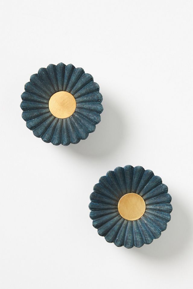 Handcarved Gulliver Knobs, Set of 2 #1