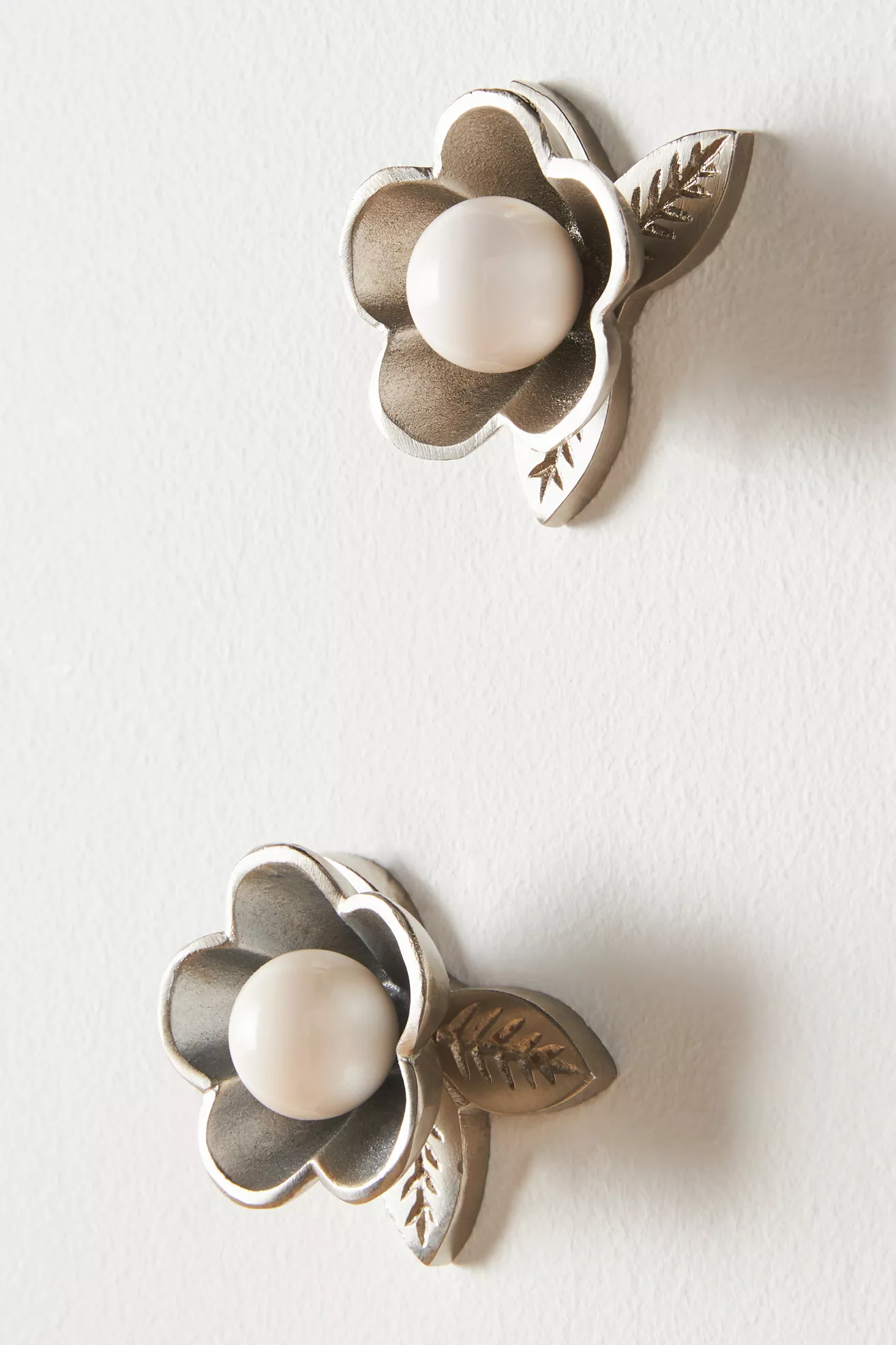 Nena Flower Knobs, Set of 2 - thumbnail 6