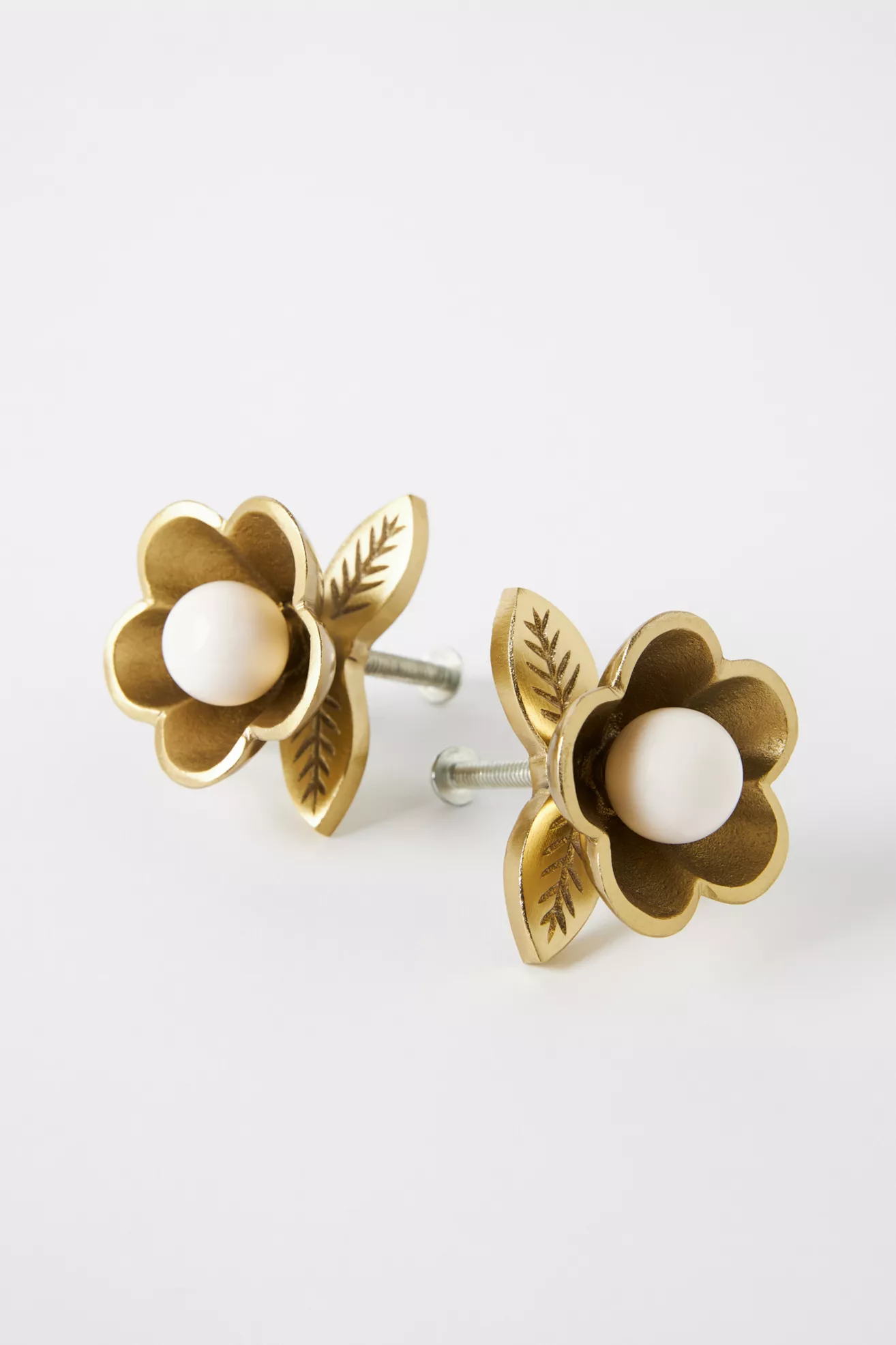 Nena Flower Knobs, Set of 2 - thumbnail 2