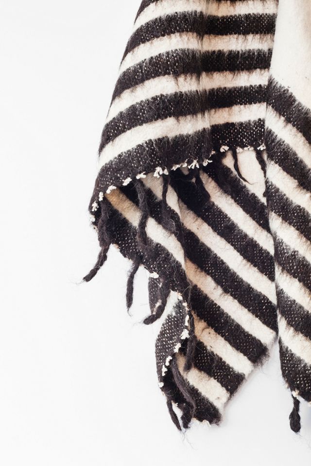 Jitana Thin Stripe Modern Momo Blanket #1