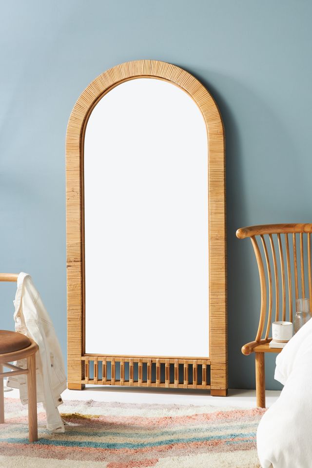 Arch deals leaner mirror