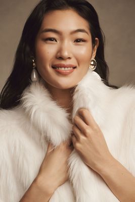 Anthropologie アンリアルファーフェイクファーコート Unreal Fur Tirage Crop Collared Faux Fur Jacket | Anthropologie