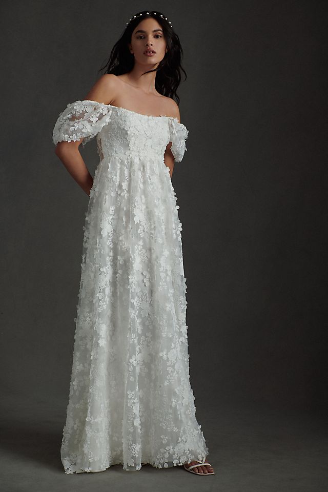 Watters – Willowby by Watters Lilia Puff-Sleeve Lace Empire Wedding Gown Robes de mariée The Wedding Explorer